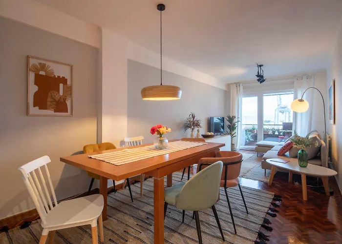 Elegantes Colores En El Puerto By